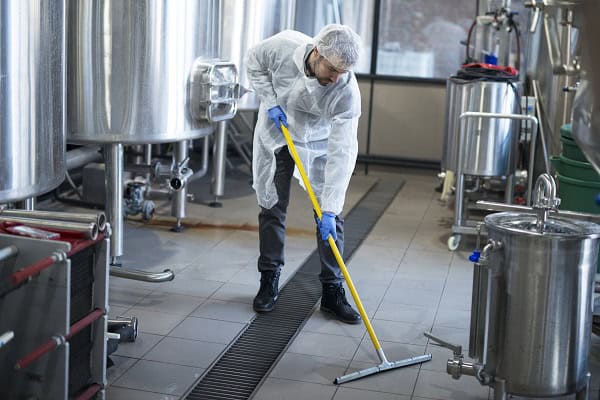 Pulizie straordinarie in ambito industriale: quando diventano indispensabili